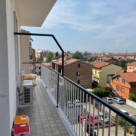 Rosa Vacanza E O Lavoro Nichelino Esterno foto