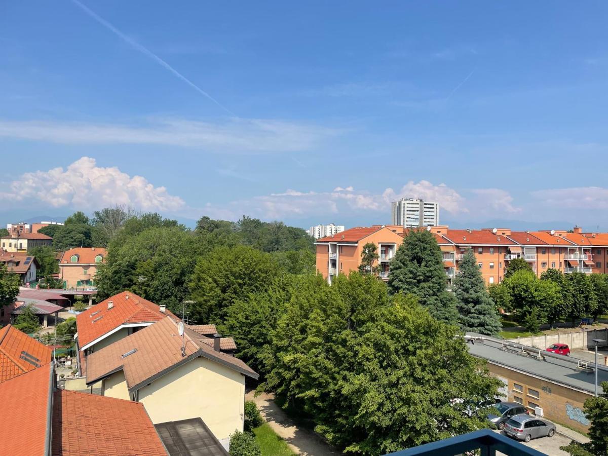 Rosa Vacanza E O Lavoro Nichelino Esterno foto